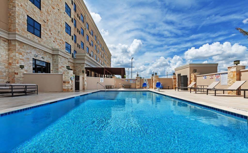 Holiday Inn Houston Ne-Bush Airport Area, An Ihg Hotel Humble Exterior photo